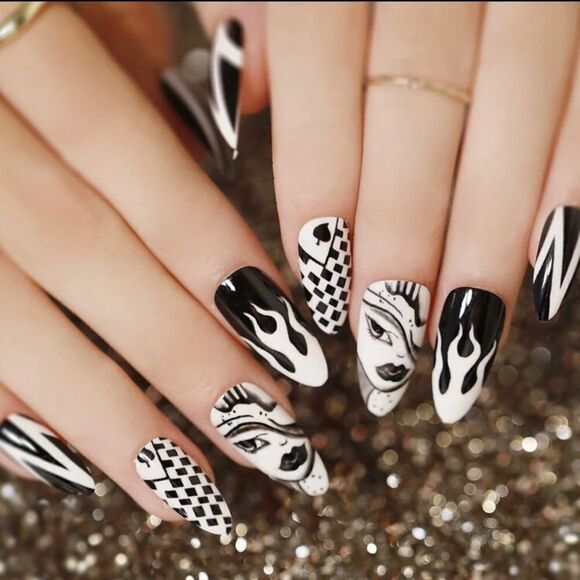 Halloween Press On Nails - Picture 1 of 4